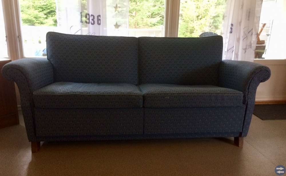 Gammal bäddsoffa
