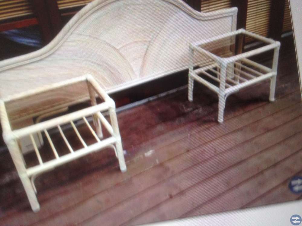 Sänggavel och sängbord
