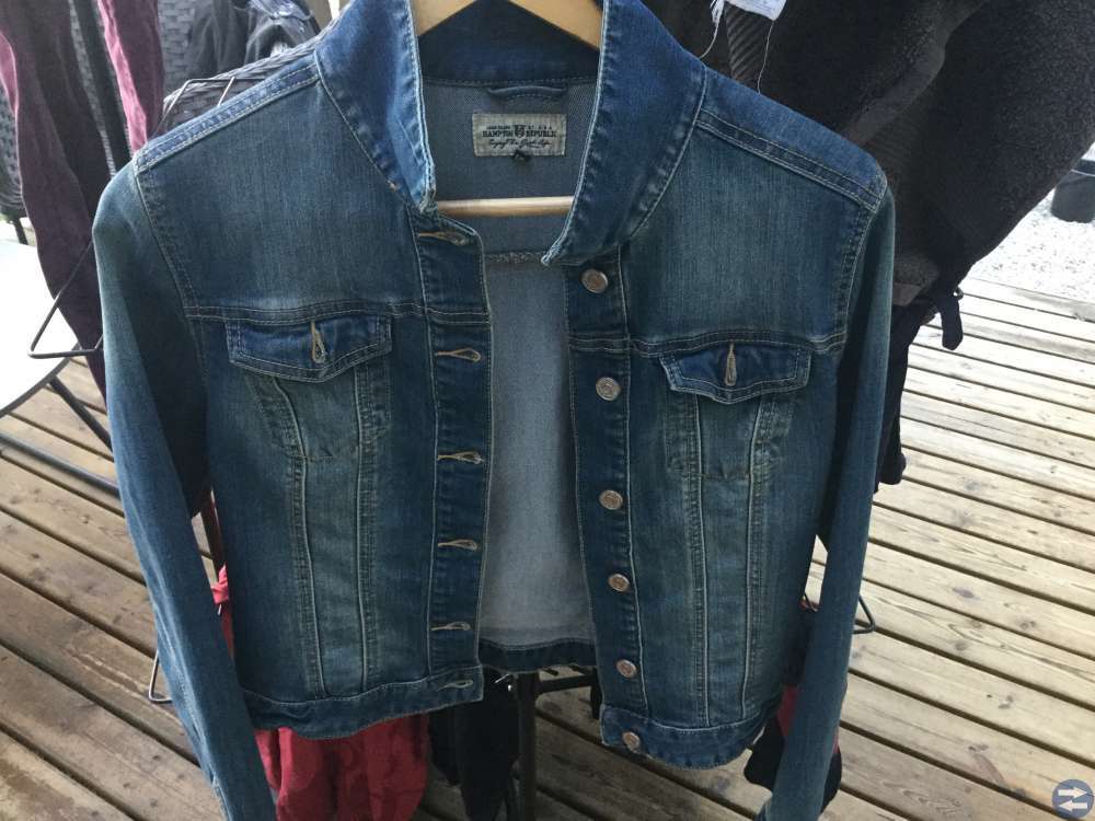 Jeansjacka från kappahl