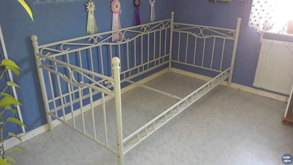 Vacker dagbädd i shabby chic stil