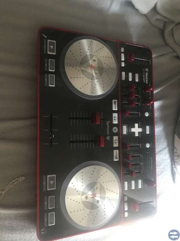Typhoon DJ controller vestax