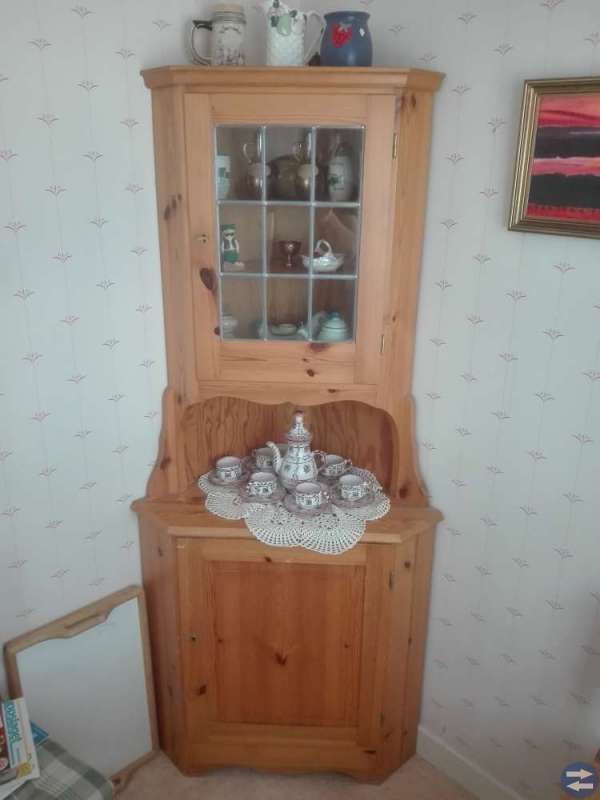 Hörnskåp
