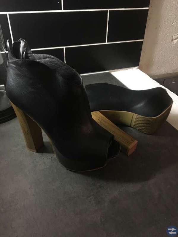 Platåskor med öppen tå