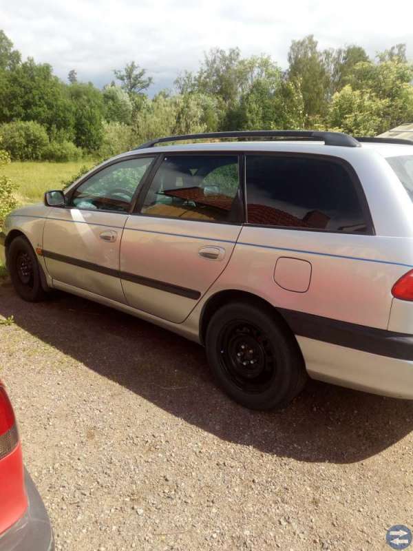 Toyota avensis 30000 mil