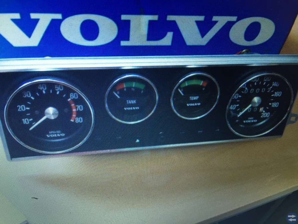 Söker Volvo GT instrument till 140 serien