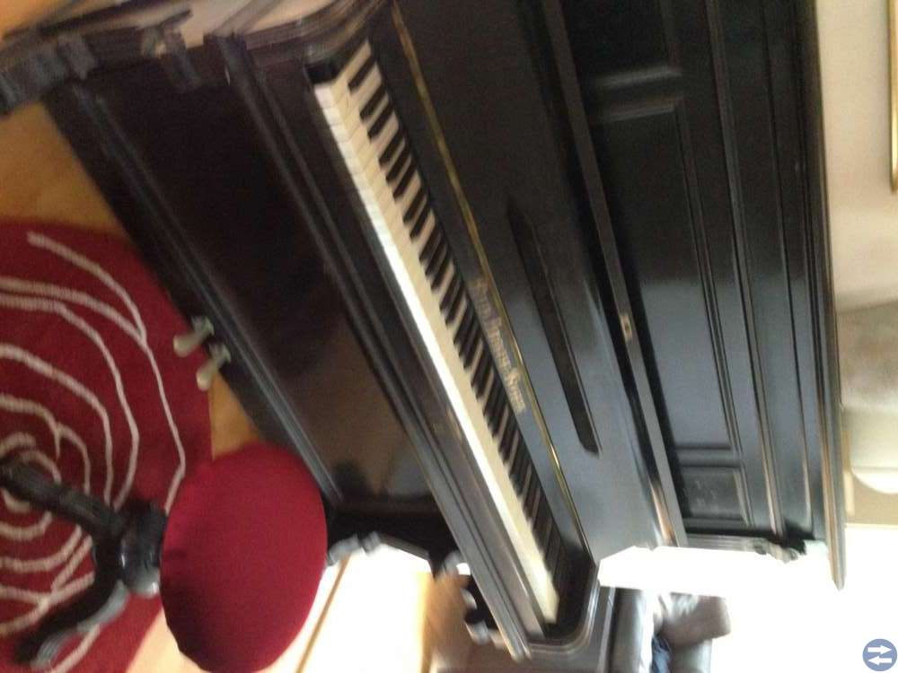 Svart piano