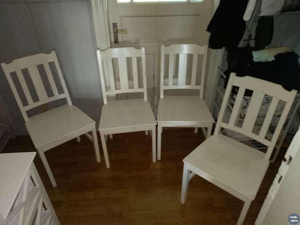 Fyra köksstolar