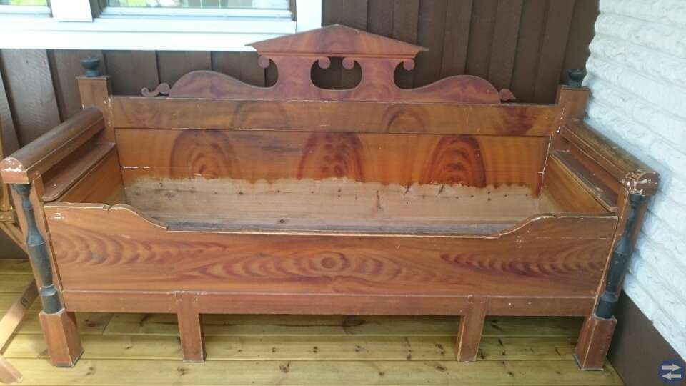 Antik säng/soffa utdragbar.