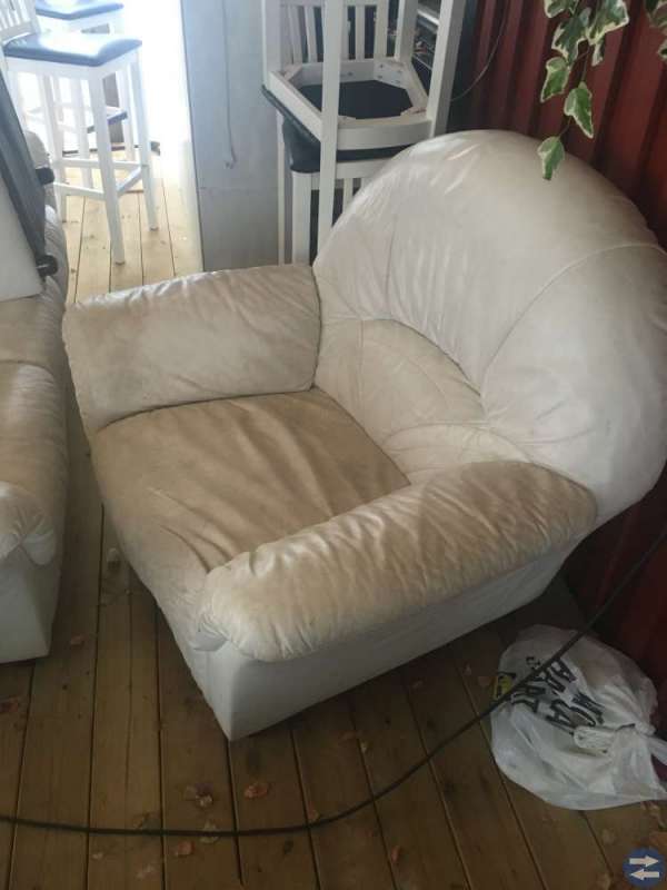 Vit skinnsoffa 3sits med 2 fotöljer