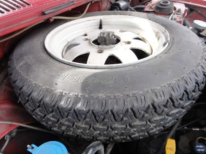 SÖKES1 Sommardäck med fälg till Subaru 1800 pickup
