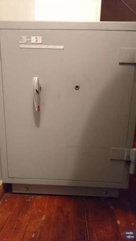 Kassaskåp säljes