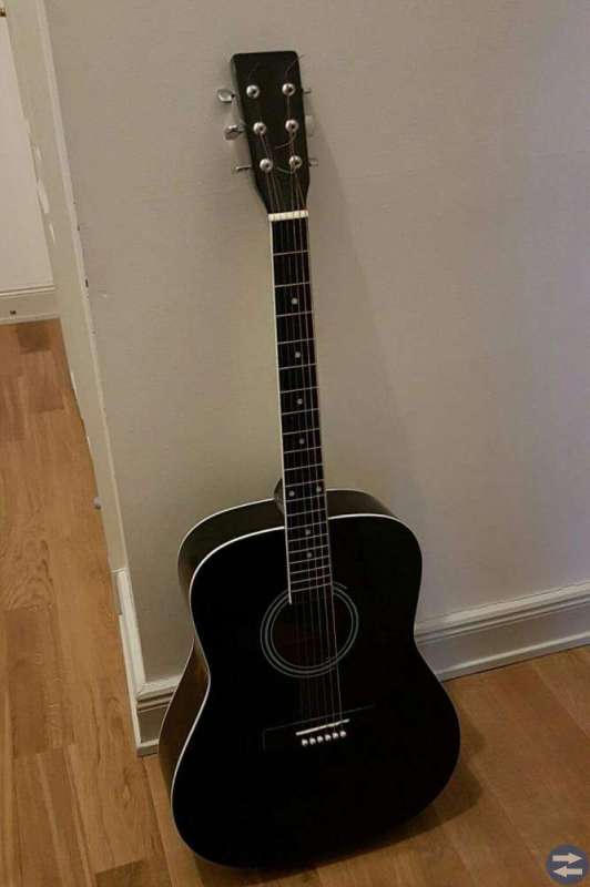Svart gitarr