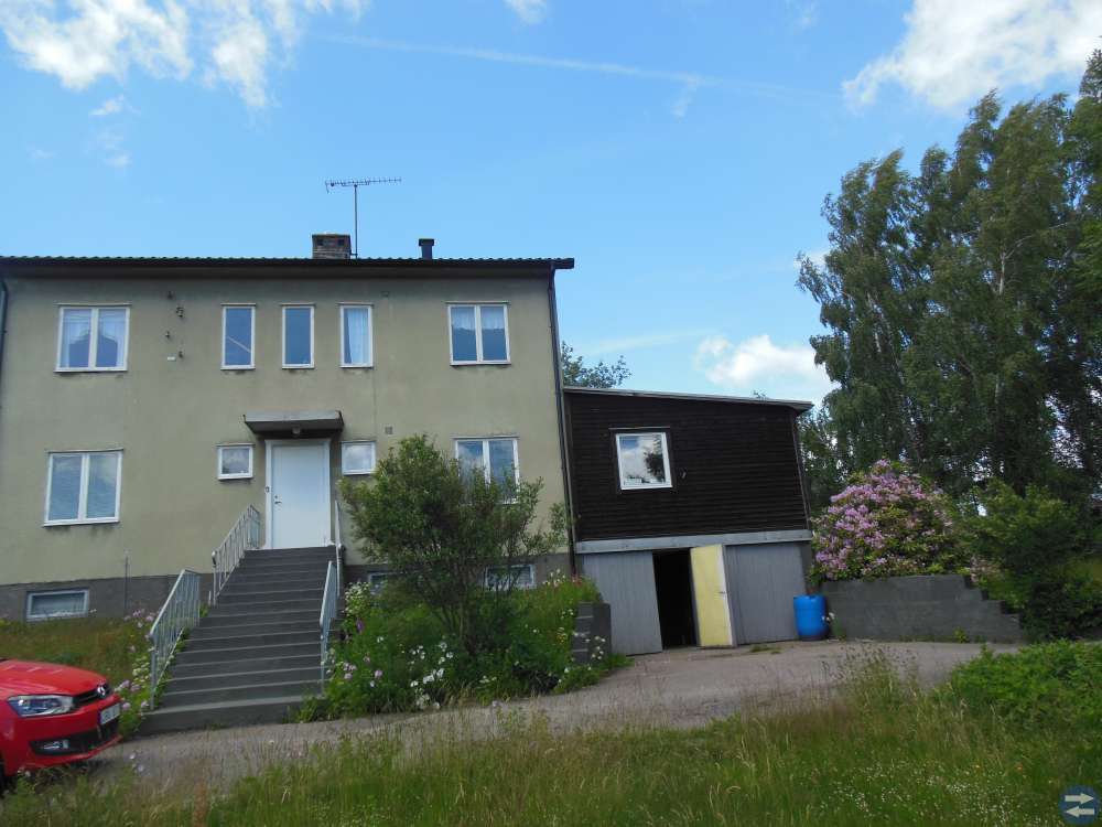 BRA INVESTERING - FIN INKOMST VID UTHYRNING Stort hus med 2 lägenhetersäljes
