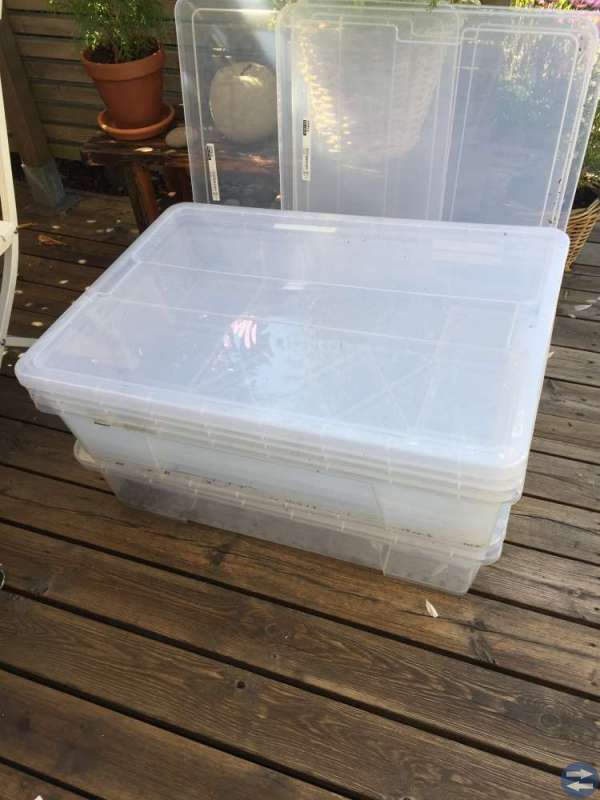Plastbackar för förvaring