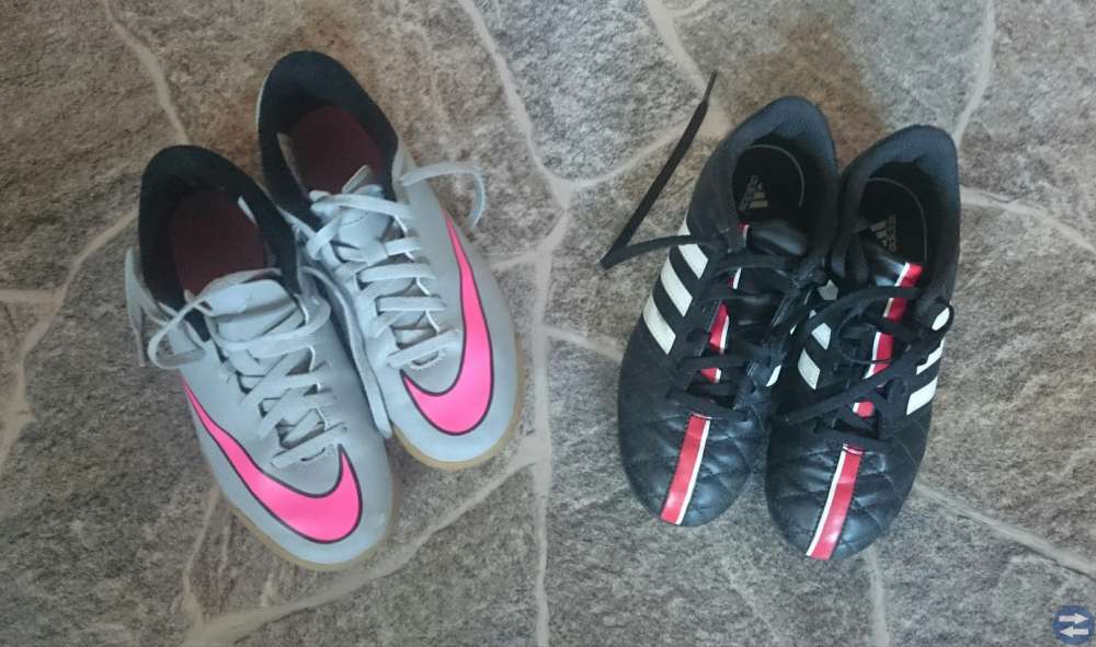 Fotbollsskor