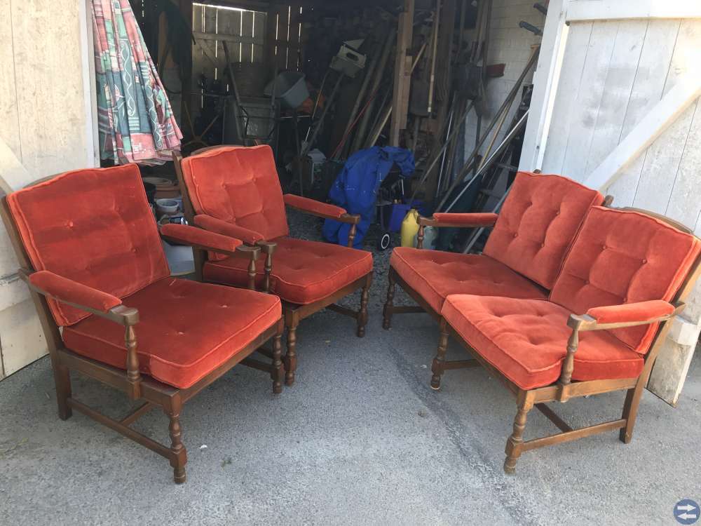2sits soffa och 2 fåtöljer 70 tal