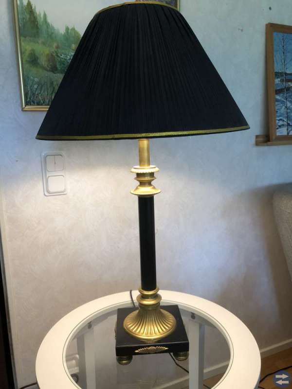 Höga vackra lampor