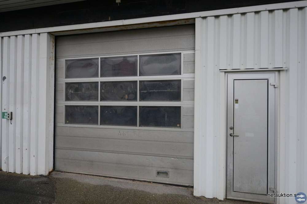 Söker hyra, ett lite större varmt garage.