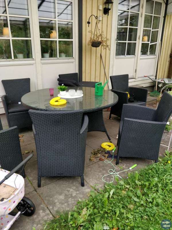 Utemöbel i konstrotting