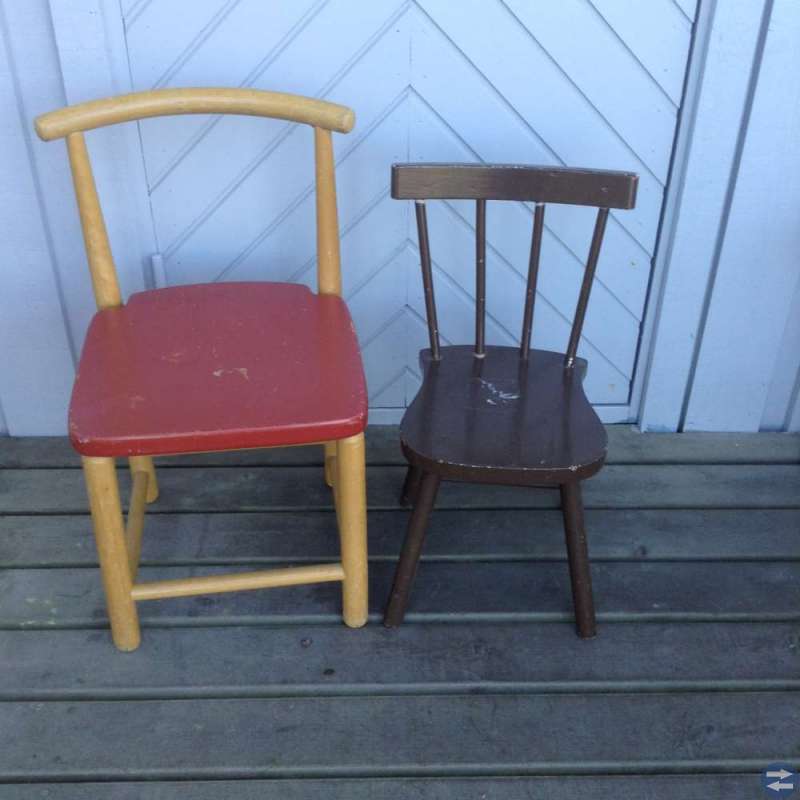 Barnstolar, två stycken