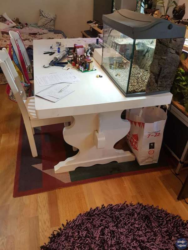 Köksbord med 4stolar