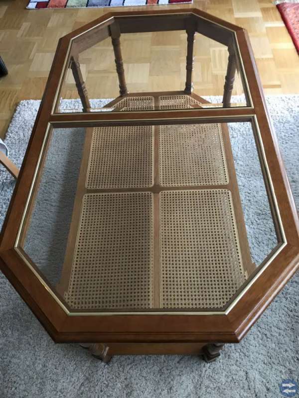 Soffbord med glasskivor
