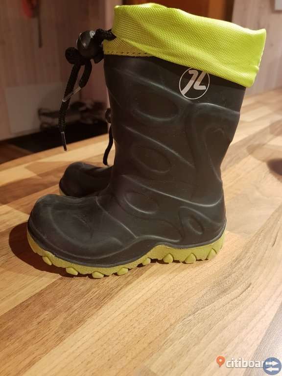 Fodrade gummistövlar stl. 22