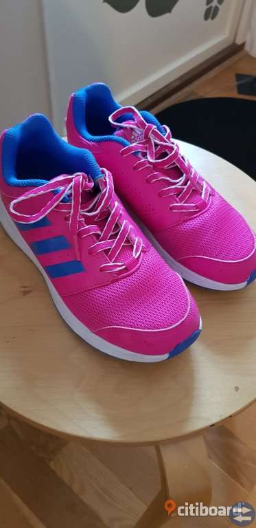 Adidas skor