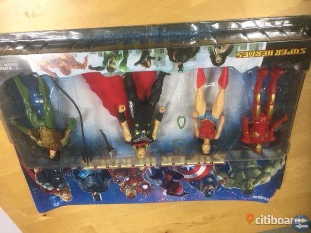 SUPER HEROS 4 ST FIGURER