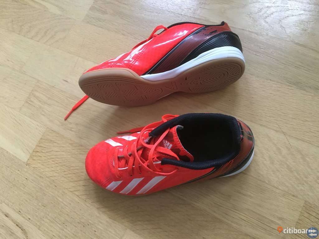 Inneskor gympaskor innebandysko adidas stl 2 1/2, 34 (FR)