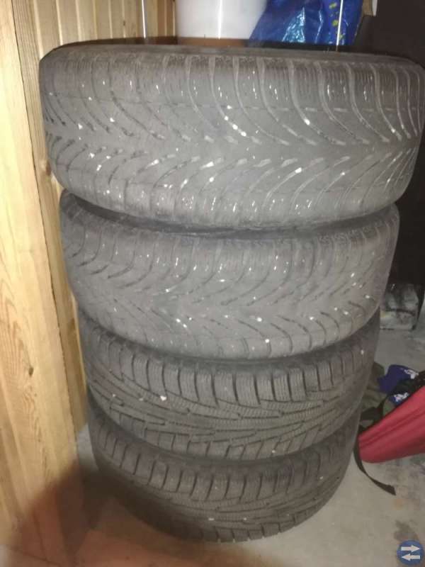 Fyra vinterhjul säljes 16 tum