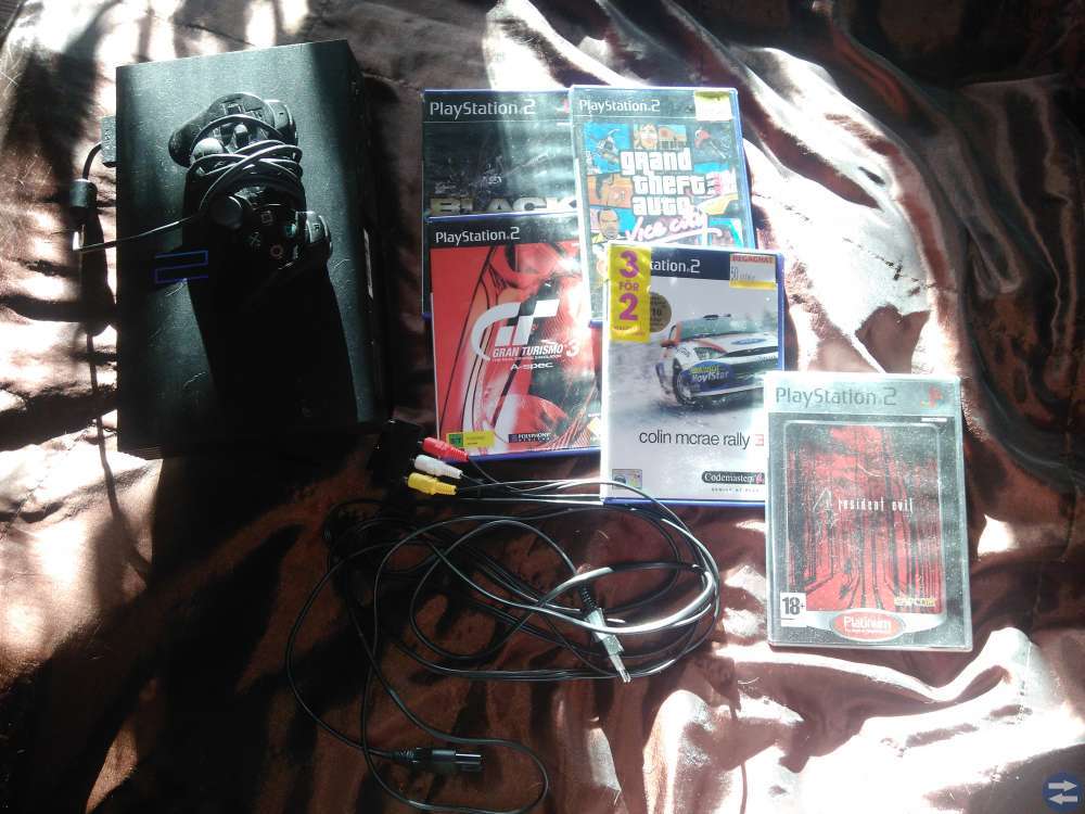 Playstation 2 med kontroll