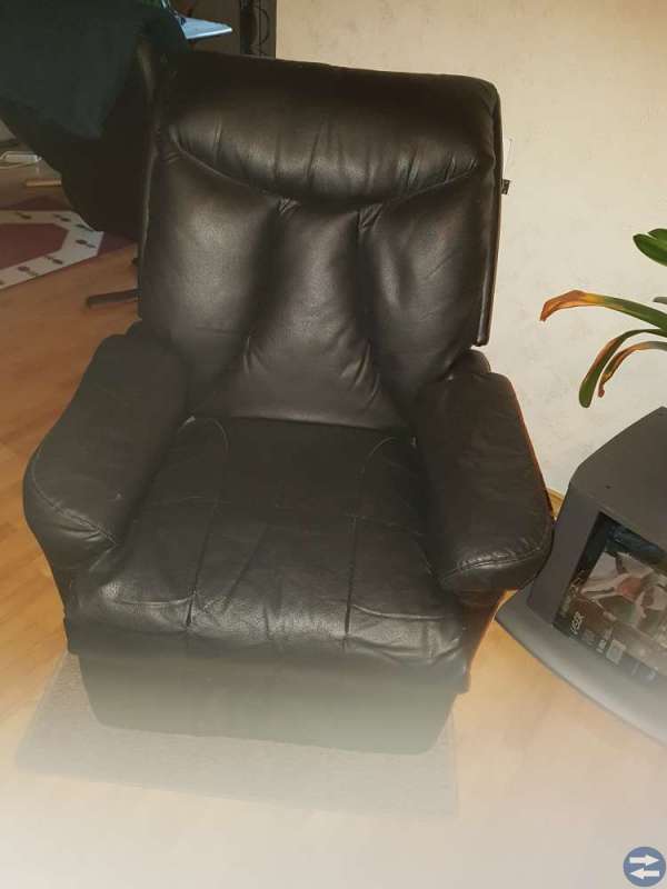 Skinnfåtölj