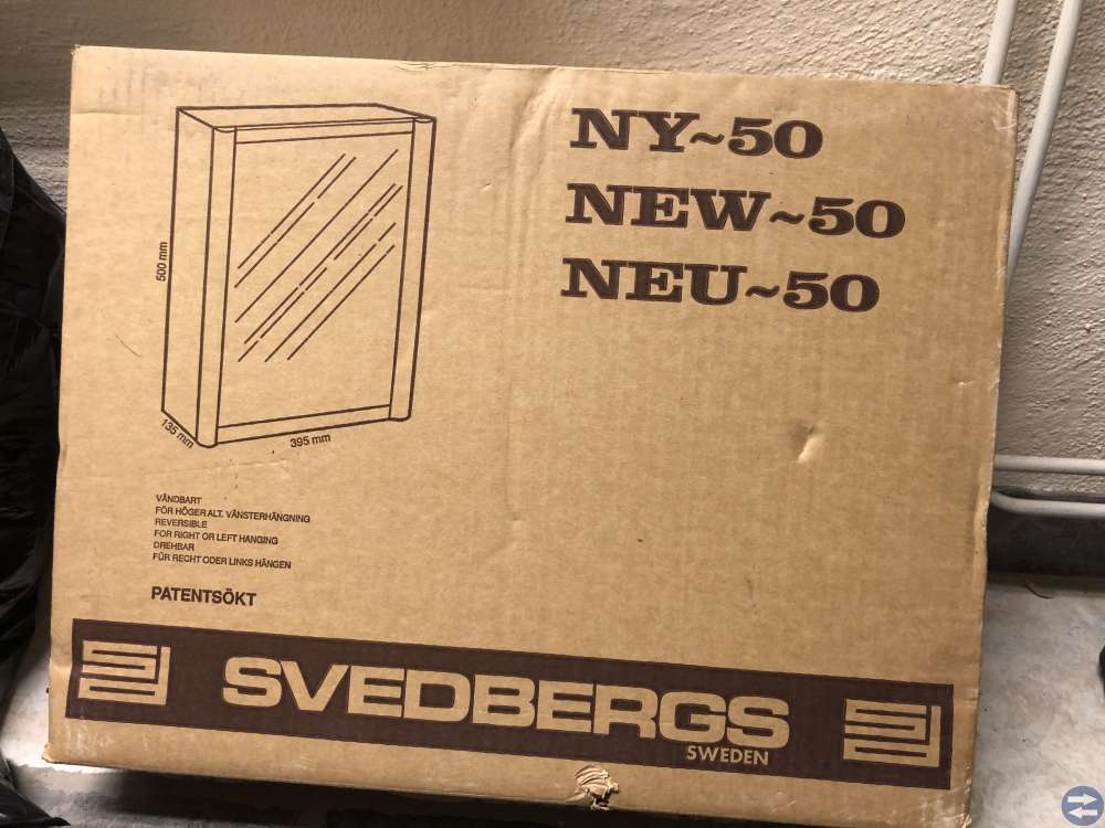 Badrumsskåp