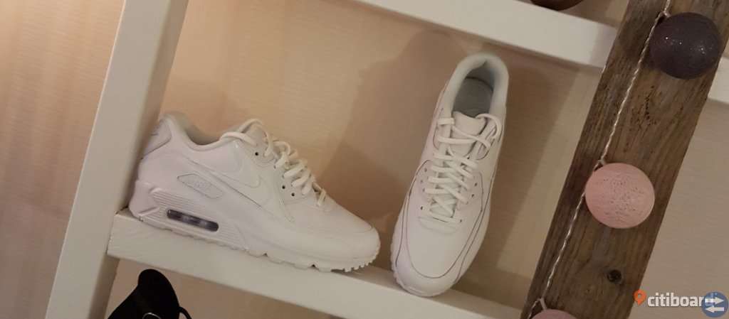 Äkta Nike air max vita