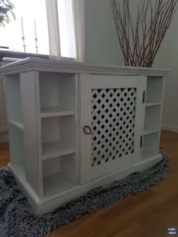 Tv-bänk