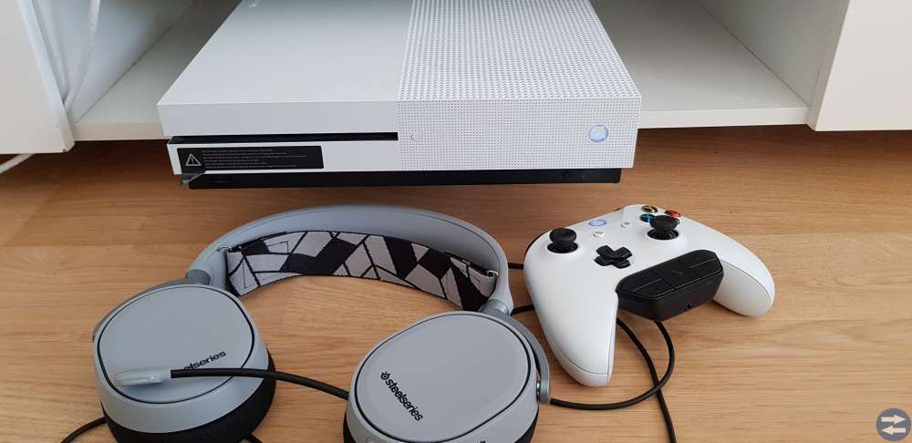 XBOX ONE S- 1TB