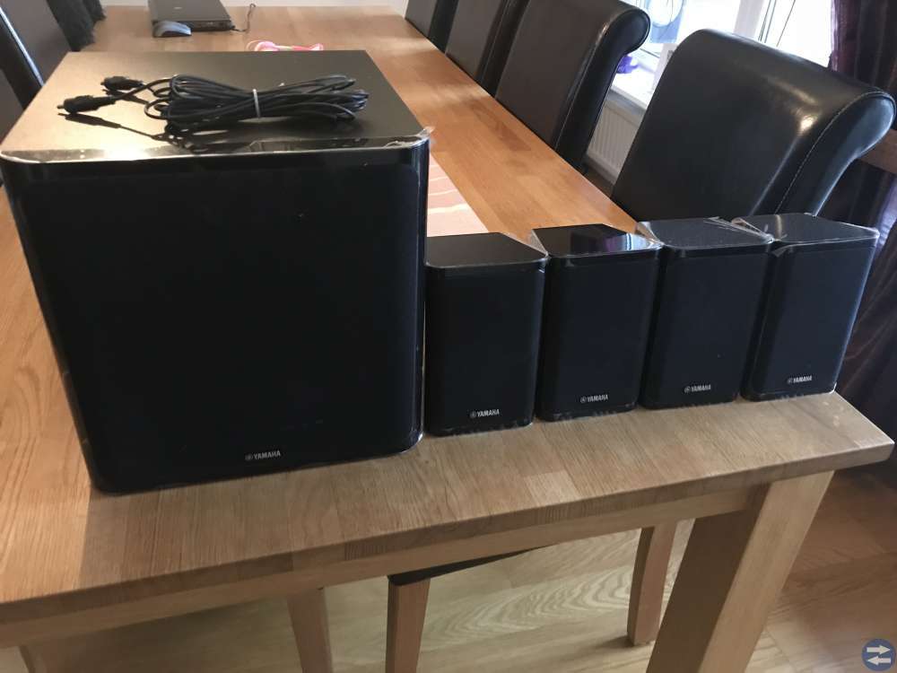 Surround högtalare Yamaha NS-SW40