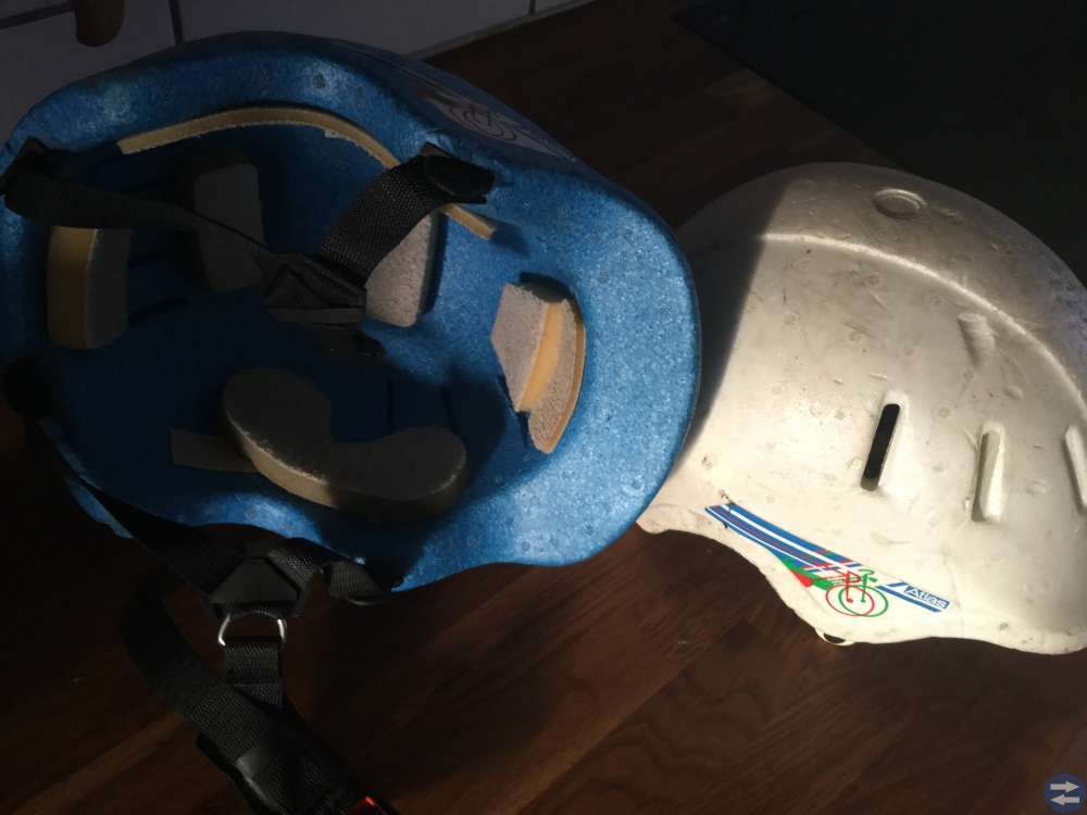 Äldre 1990 cykel hjälmar hela