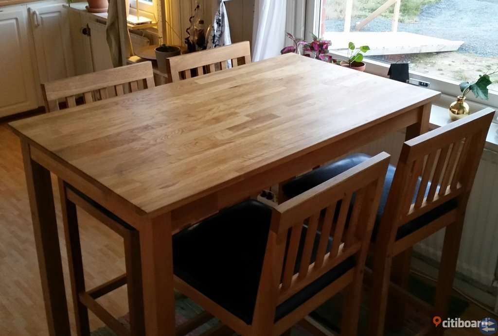 Ekbord + 4 stolar i kanonskick