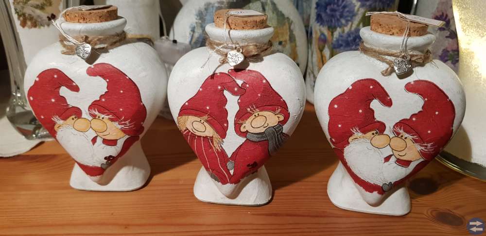 Söta hjärtburkar.