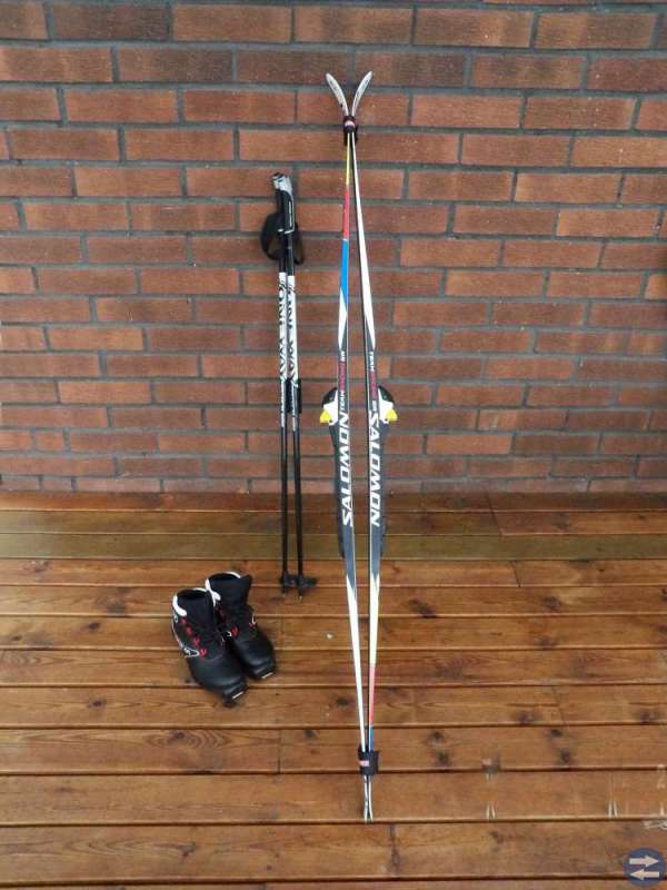 Skidpaket. Skidor, stavar och skor.