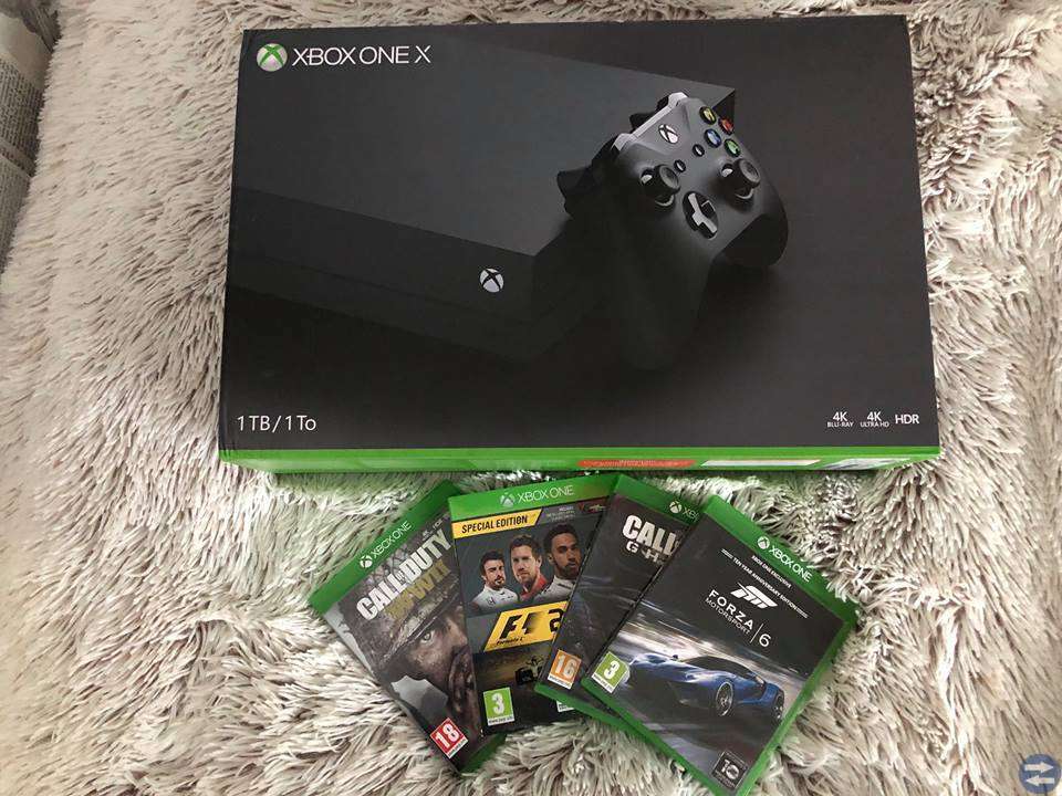 XBOX ONE X - 1 TB