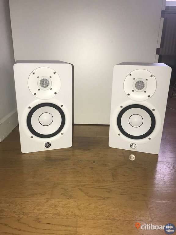Vita Yamaha HS5 Monitorer + Sladdar