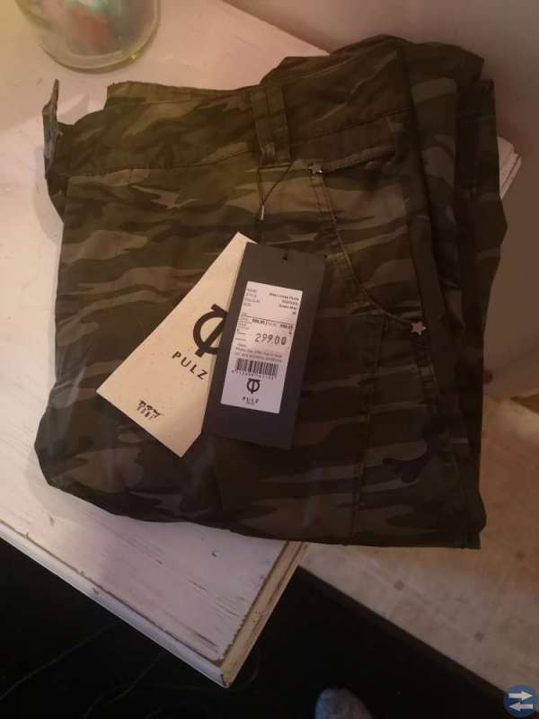 Militärbyxa