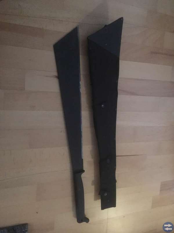 Cold Steel svärd. Väldigt hållbart och vasst.