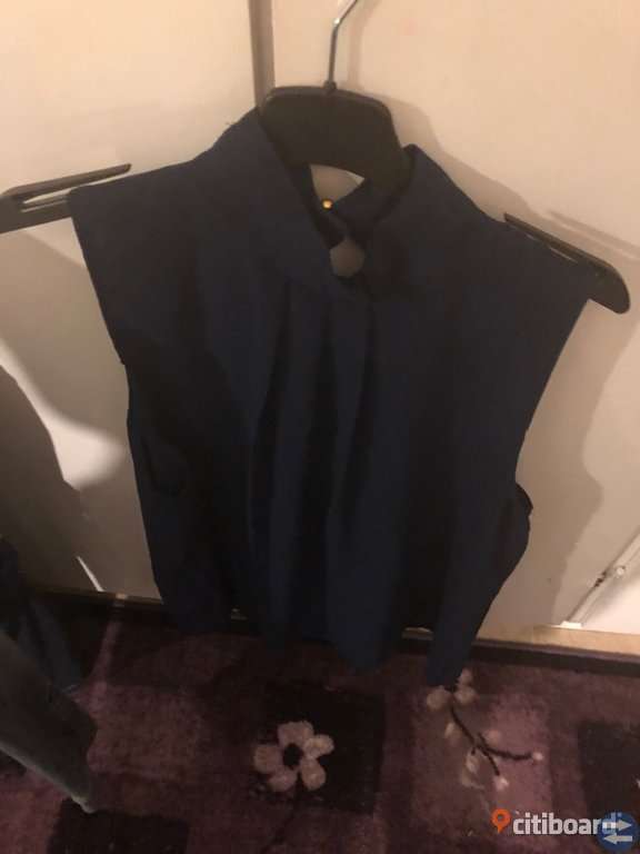 Helt nya svarta jeans och jeansjacka använd en gång storlek svart jeansjacka citiboard.se