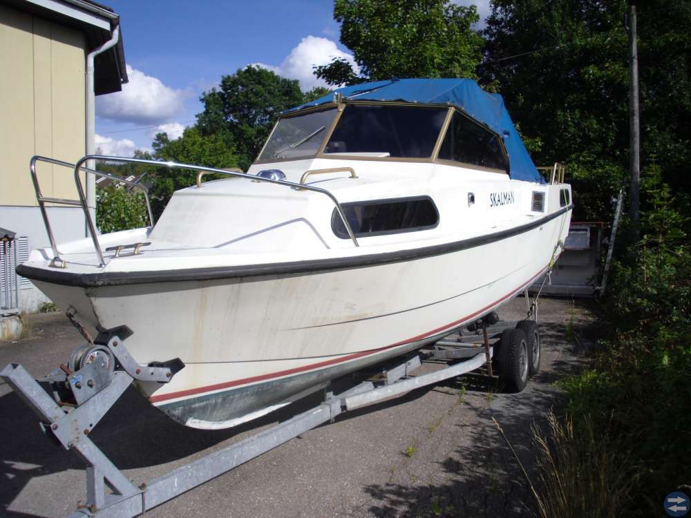 CABIN CRUISER