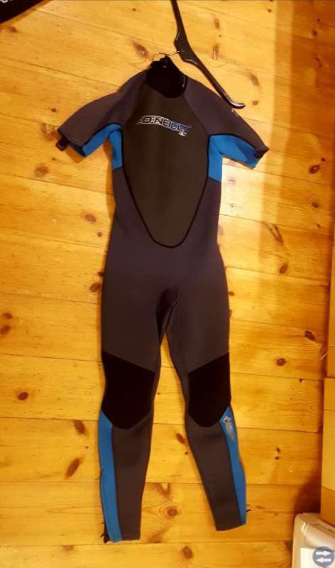 Våtdräkt o´Neill stl 16 och stl 12, 200 kr st.