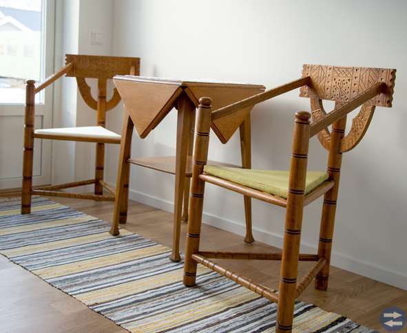 Munkstolar och bord